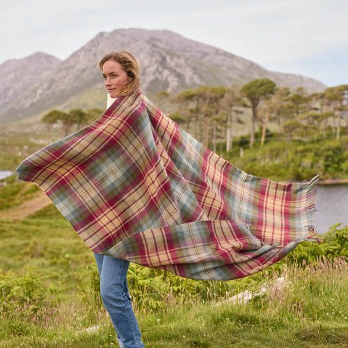 Auld Scotland Tartan Lambswool Throw