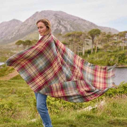 Auld Scotland Tartan Lambswool Throw